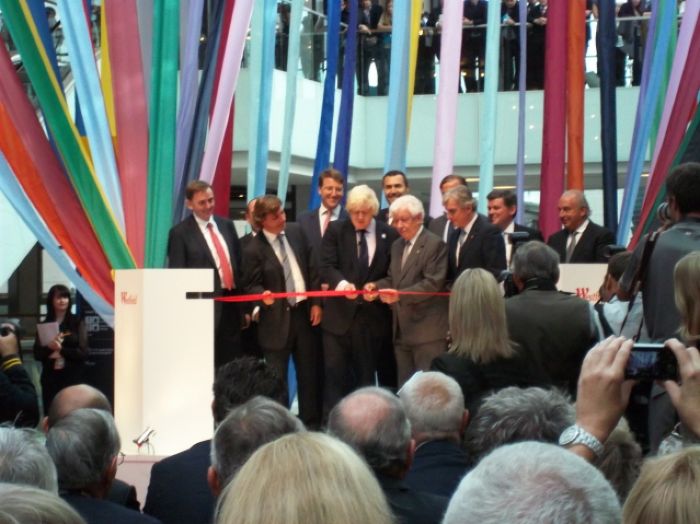 London Mayor Boris Johnson cutting the ribbon